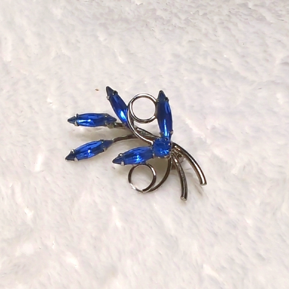 Vintage 60's Elegant Blue Marquis Shaped Rhinestone Brooche - Picture 3 of 7